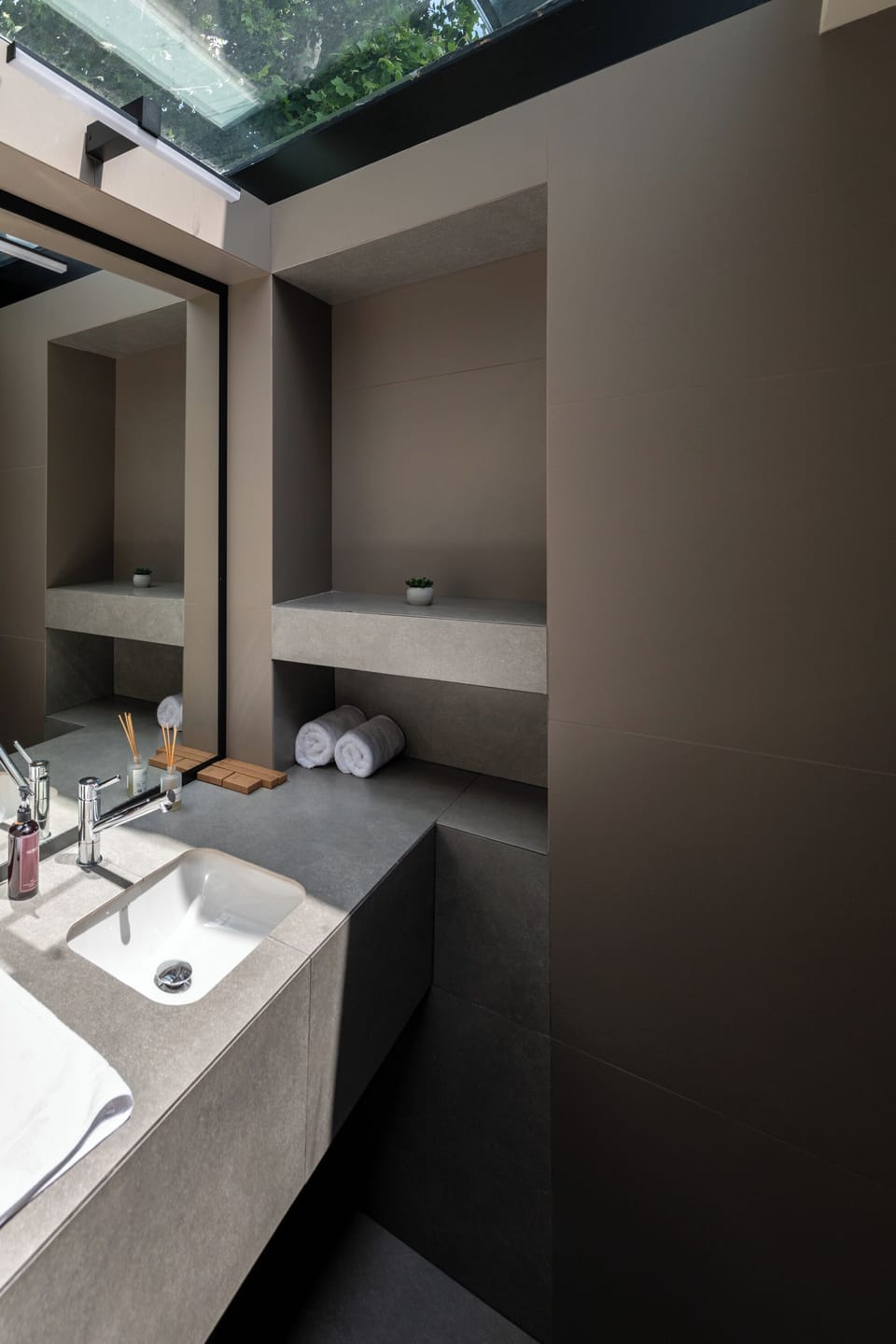 Economy Double Room | Bathroom | Shower, hair dryer, slippers, towels