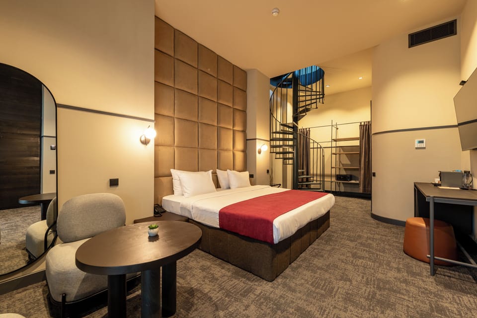 Design Double Room | Desk, soundproofing, free WiFi