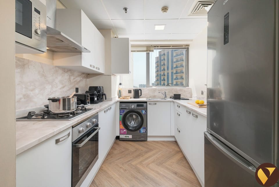 Luxury Apartment, Balcony, City View | Private kitchen | Full-size fridge, microwave, oven, stovetop