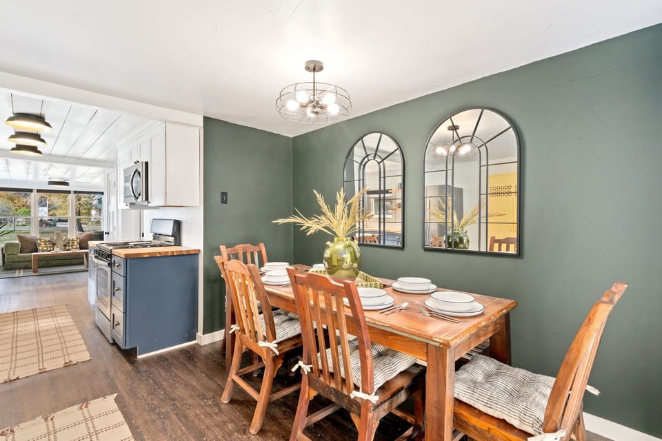 Dining Area | Comfortable seating for 6!