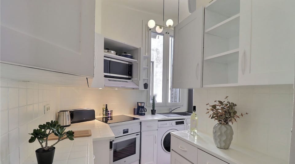 Comfort Apartment, Air conditioning | Private kitchen | Espresso maker, coffee/tea maker, electric kettle