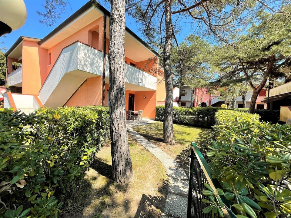 Apartment, 1 Bedroom, Patio | Property grounds