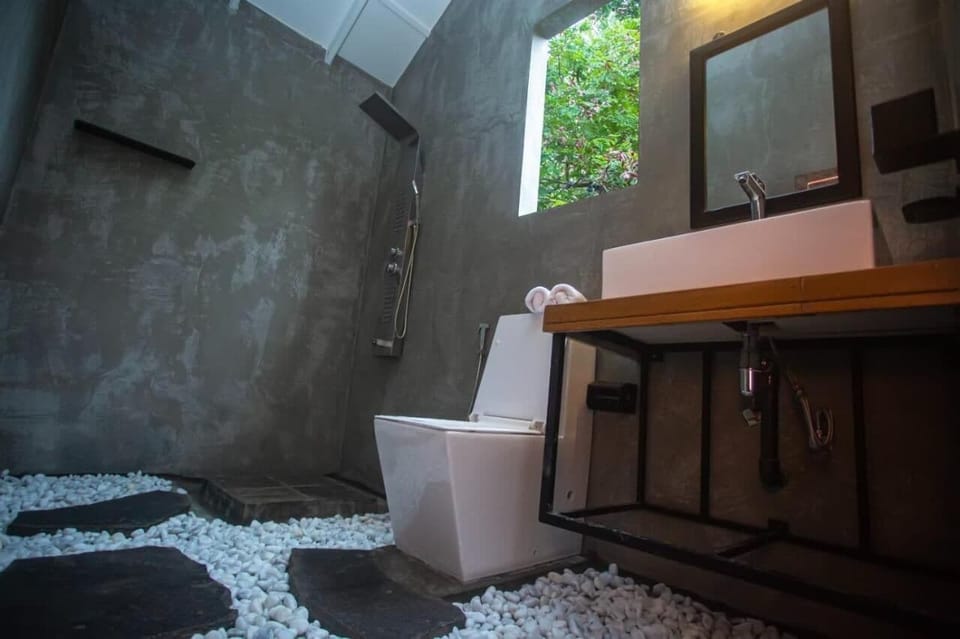 Deluxe Triple Room, Balcony, Garden View | Free WiFi