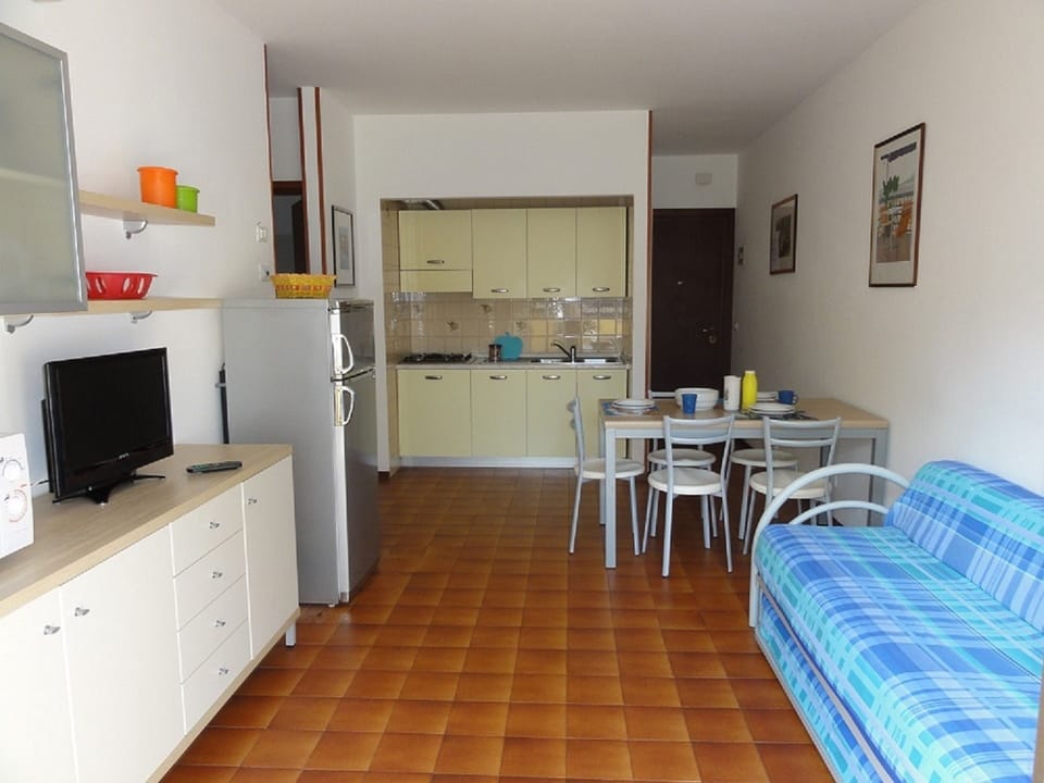 Apartment, 2 Bedrooms, Balcony | Living room