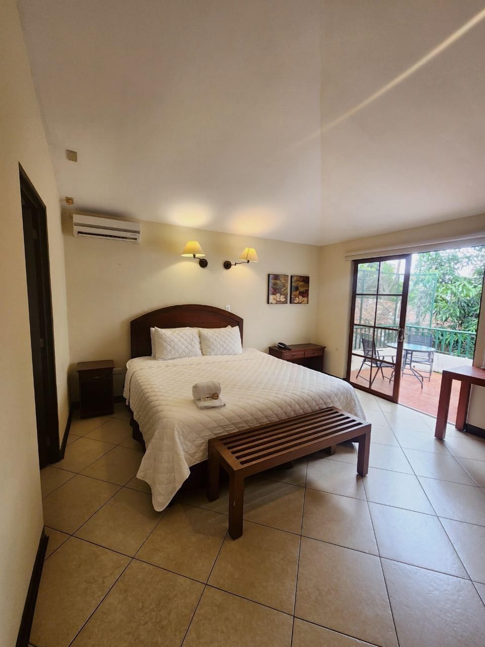Habitación Preferencial | In-room safe, desk, laptop workspace, blackout drapes