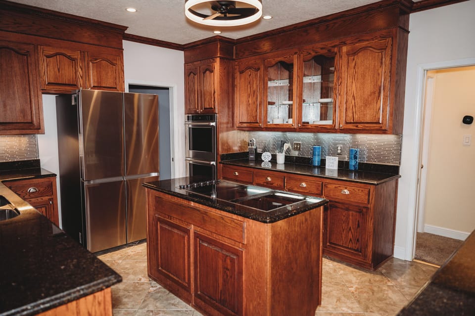 kitchen view, its large, 2 ovens!