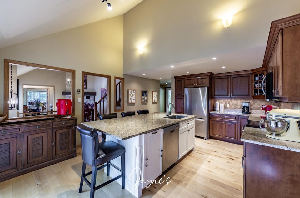 Kitchen &amp; Bar Seating