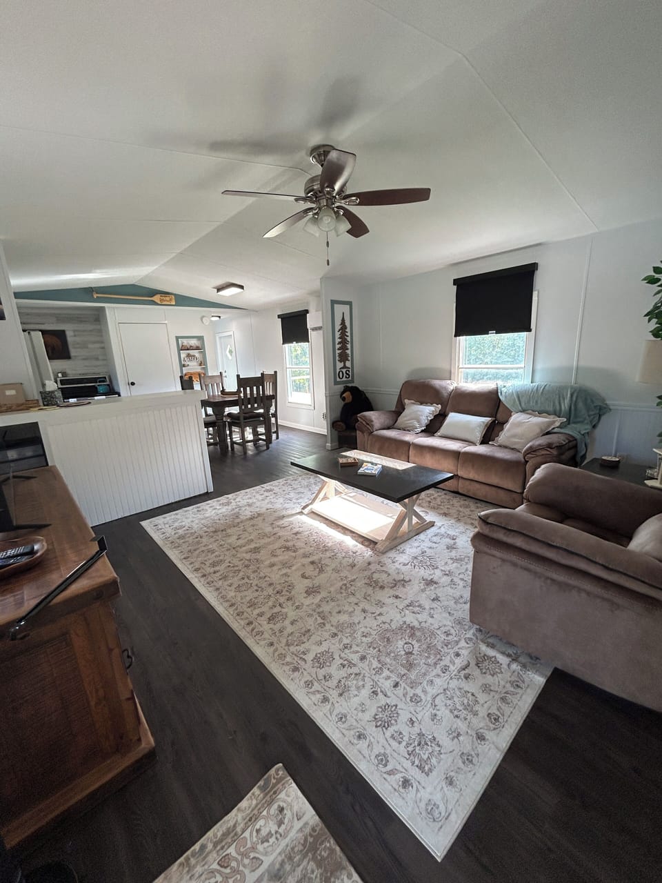 Inviting living space with ROKU TV and 3 recliners!