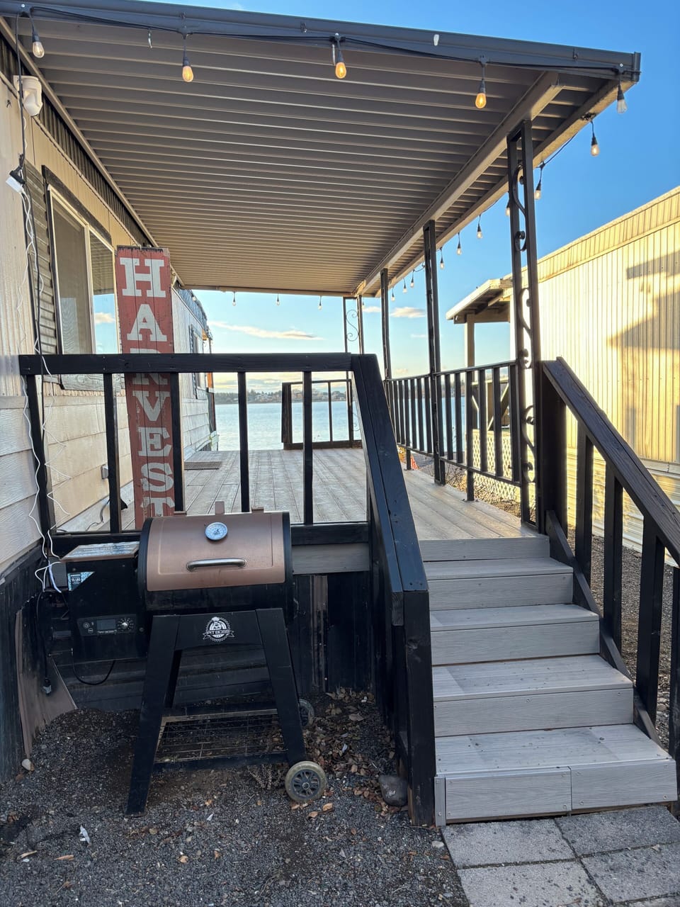 Pellet smoker, bring your own pellets.