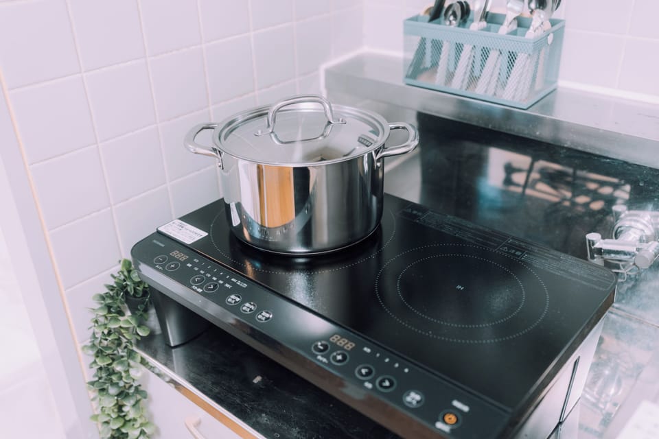 Apartment, 2 Double Beds, Non Smoking | Private kitchen | Full-size fridge, microwave, stovetop, electric kettle