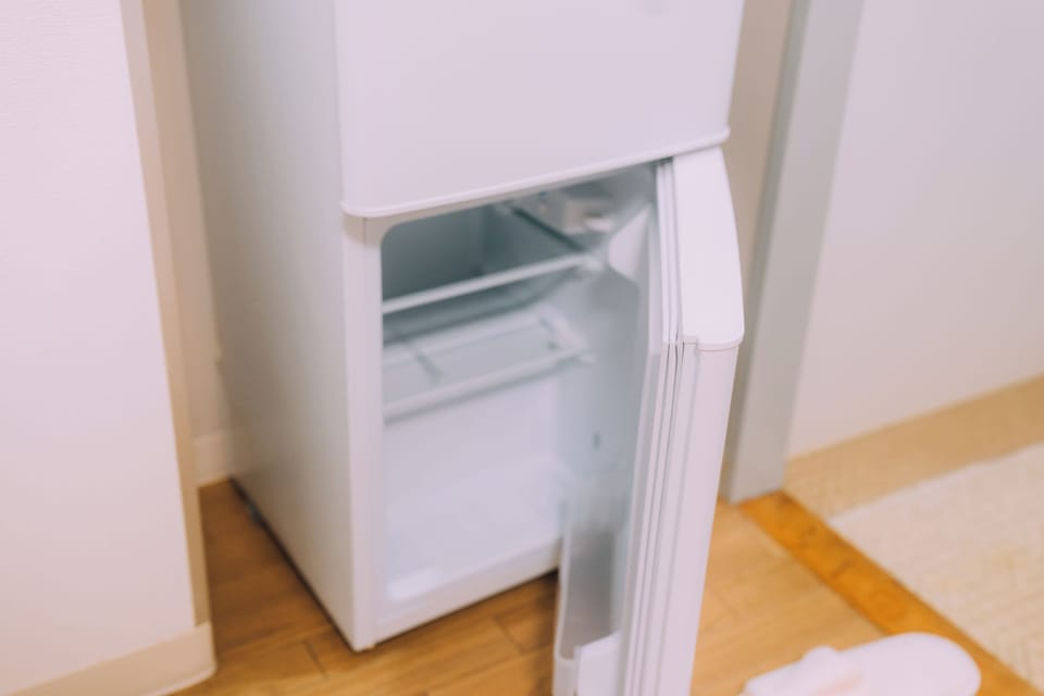 Apartment, 2 Double Beds, Non Smoking | Private kitchen | Full-size fridge, microwave, stovetop, electric kettle