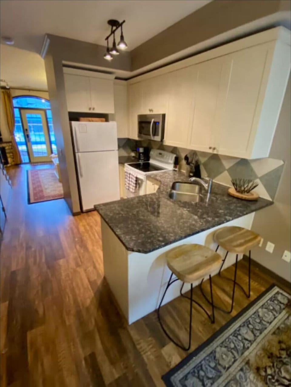 Spacious kitchen with everything you need to cook up a great meal