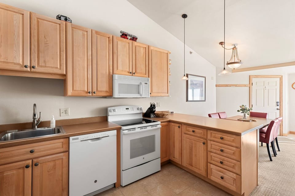 Enjoy the convenience of a spacious, well-appointed kitchen where you can effortlessly prepare everything from quick breakfasts to family dinners.