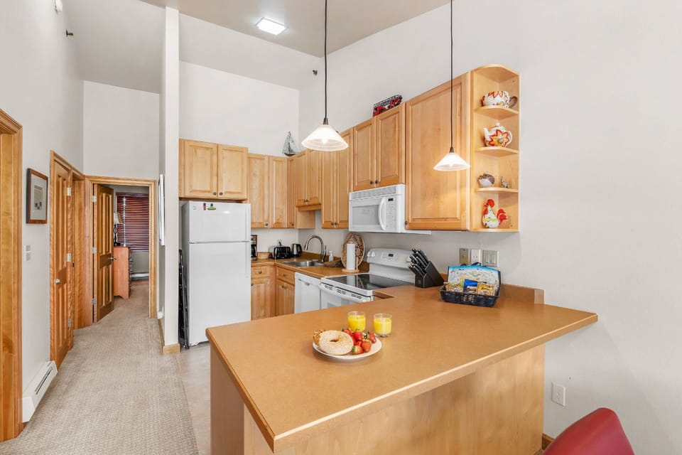 Have breakfast before heading out to the slopes or trails!