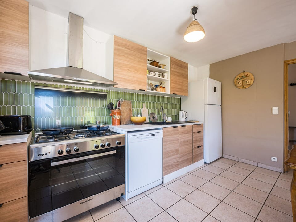 Chalet | Private kitchen | Fridge, microwave, oven, dishwasher