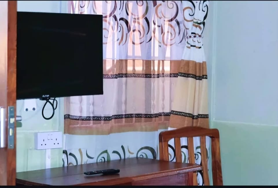 Iron/ironing board, free WiFi