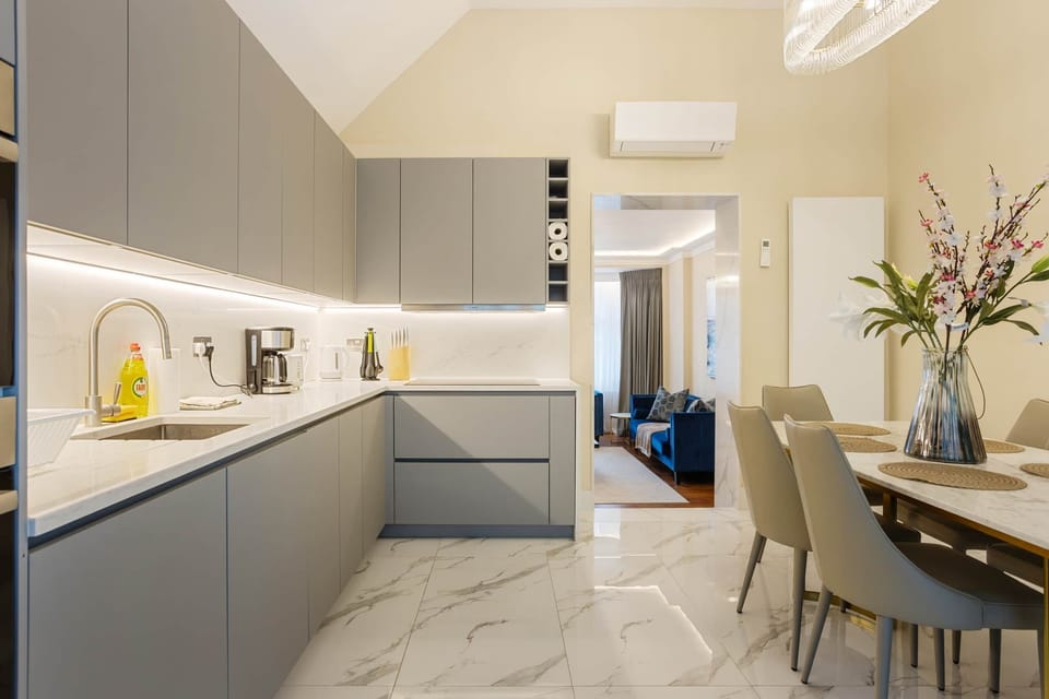 Duke Street Mansions W1K-20
