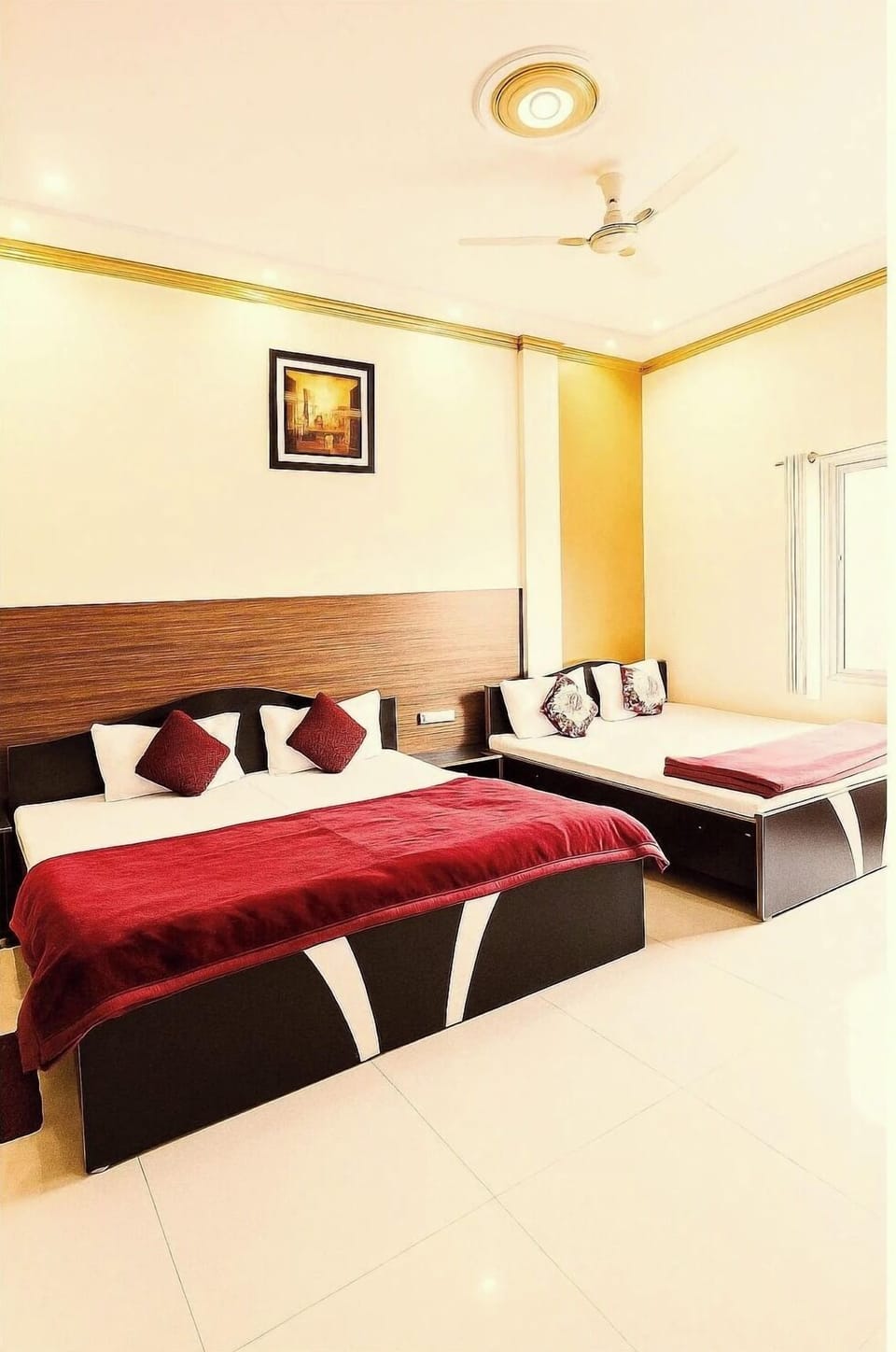 Family Double Room | Hypo-allergenic bedding, desk, soundproofing, bed sheets