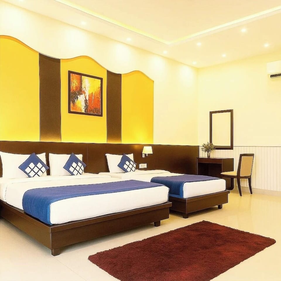 Family Double Room | Hypo-allergenic bedding, desk, soundproofing, bed sheets