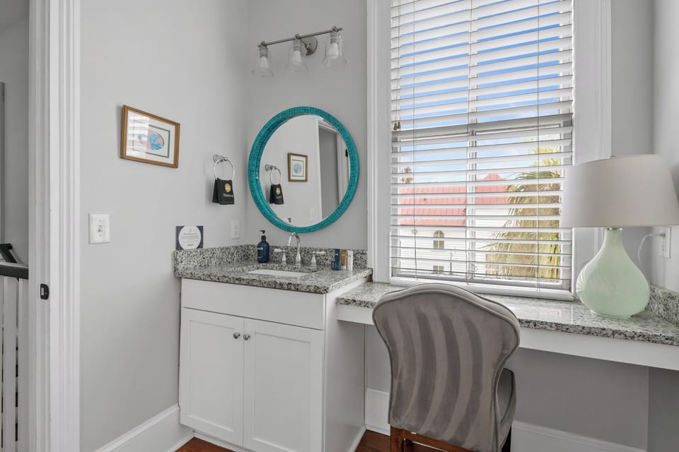 The Queens Palace | 8 Bedrooms in Charleston!