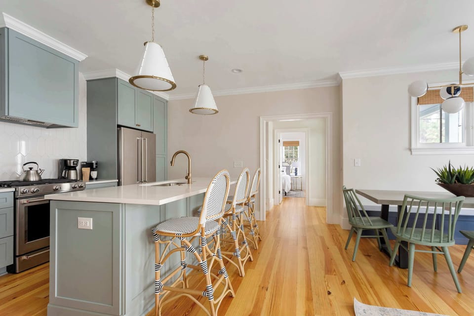Fully equipped kitchen with island seating 
