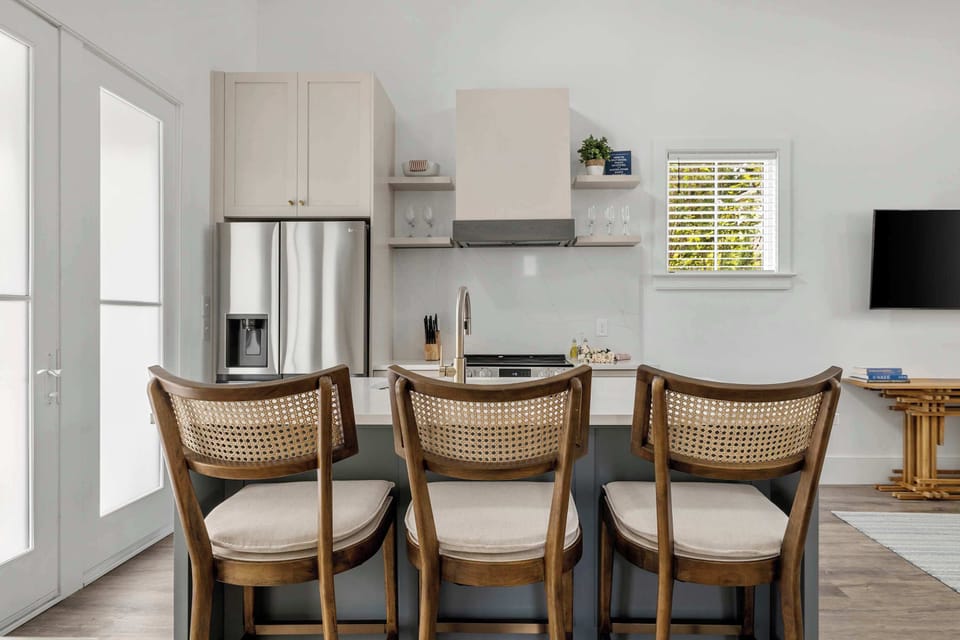 Fully equipped kitchen with island seating 