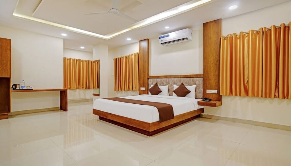 Executive Double Room | Desk, laptop workspace, WiFi (free)