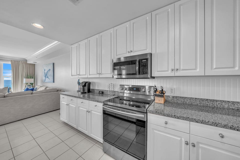 Fully Stocked Kitchen