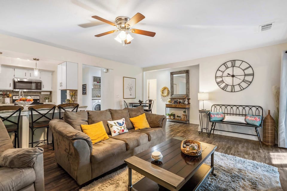 Condo, Multiple Beds, Balcony, Garden View (Cute, Comfy & Cozy) | Living area