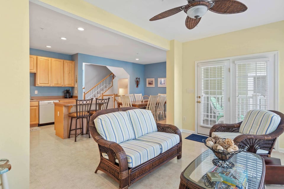 Townhome, Multiple Beds, Balcony, Garden View (Creekside Getaway) | Living area