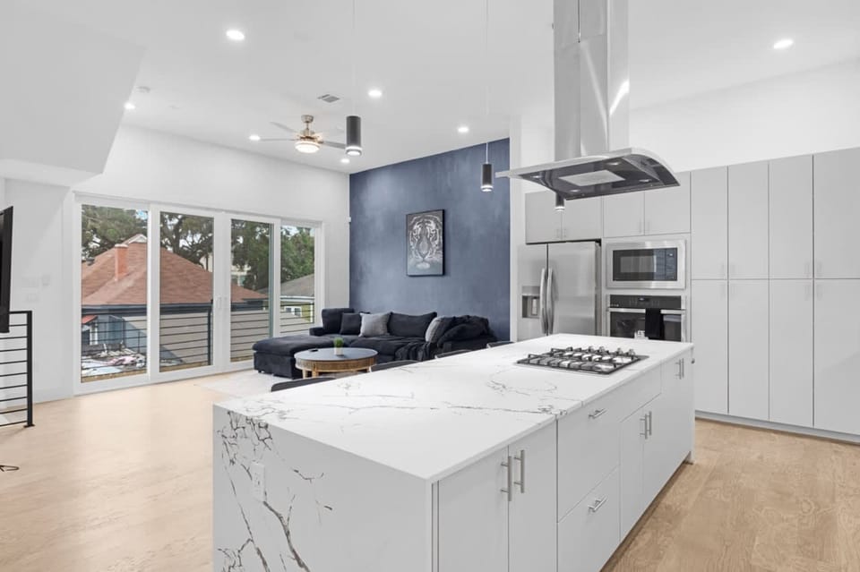 House | 6 bedrooms, Internet