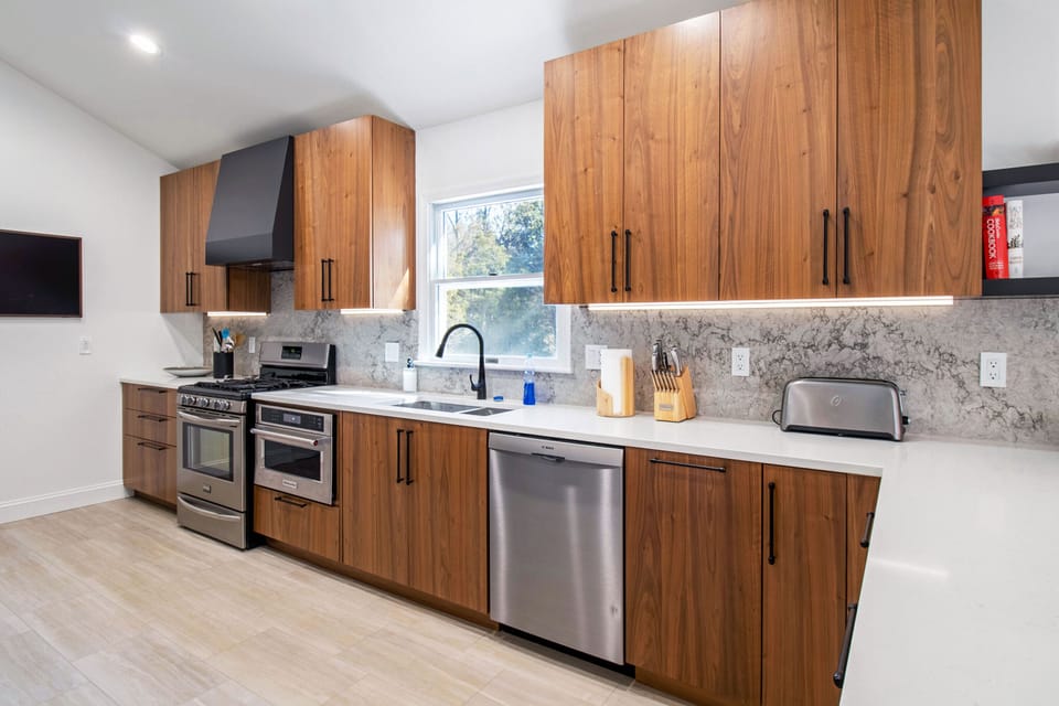 Full kitchen