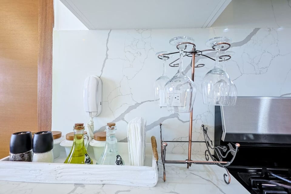 Kitchen amenities