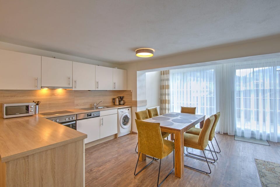 Apartment | Dining