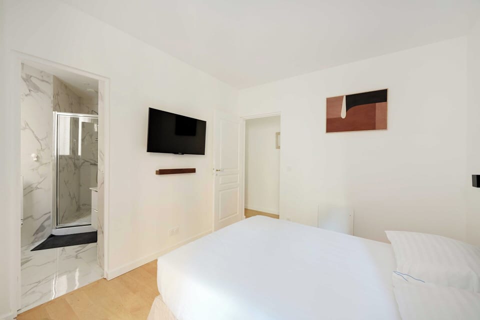 Apartment | 2 bedrooms, laptop workspace, iron/ironing board, bed sheets