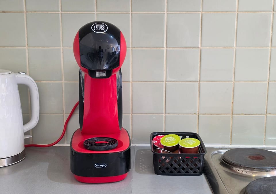 Apartment, Private Bathroom | Shared kitchen | Electric kettle, toaster