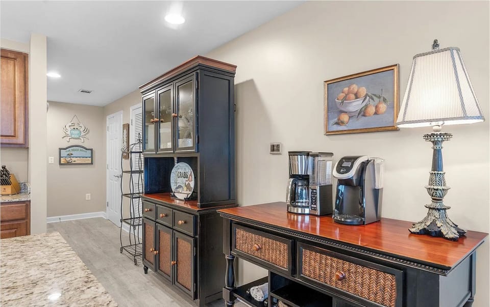 Kitchen with ALL kitchenware you need to make your favorite meals!
