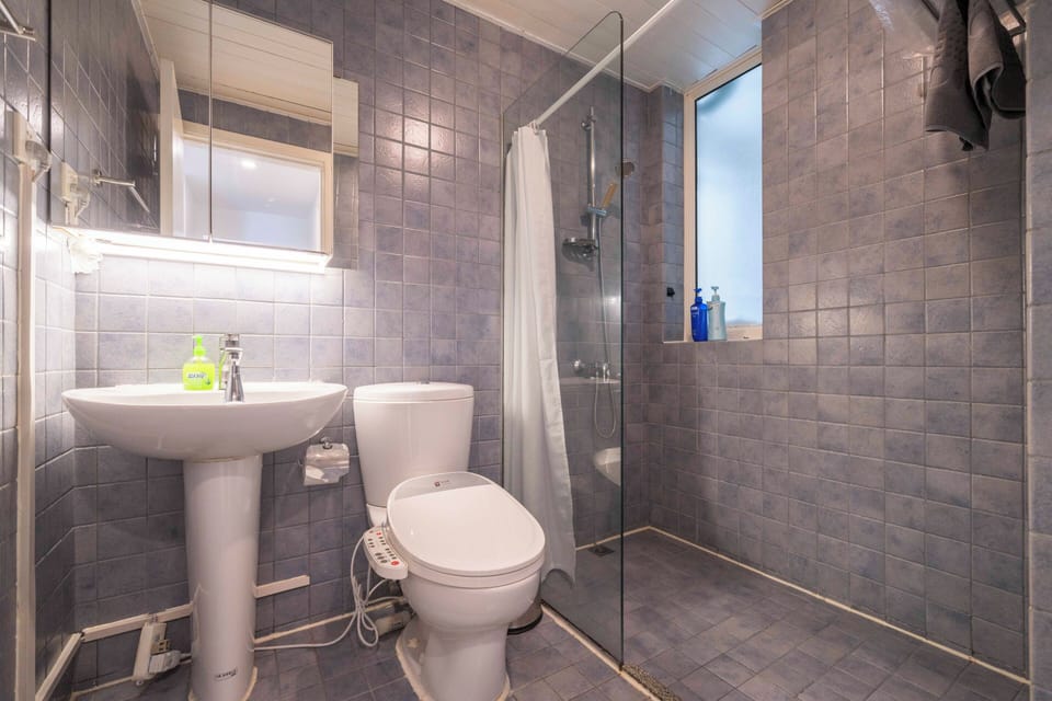 Superior Apartment, 1 Bedroom, Kitchen, City View | Bathroom | Slippers