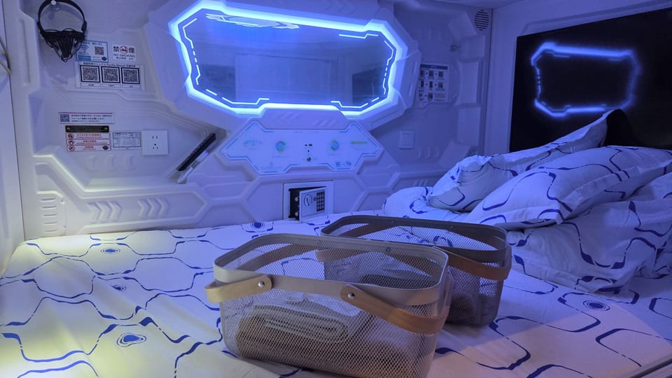 In-room safe, free WiFi, bed sheets