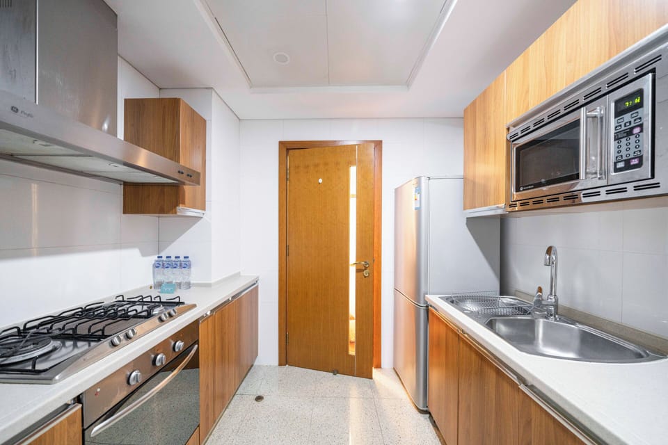 Superior Apartment, 2 Bedrooms, City View | Private kitchen