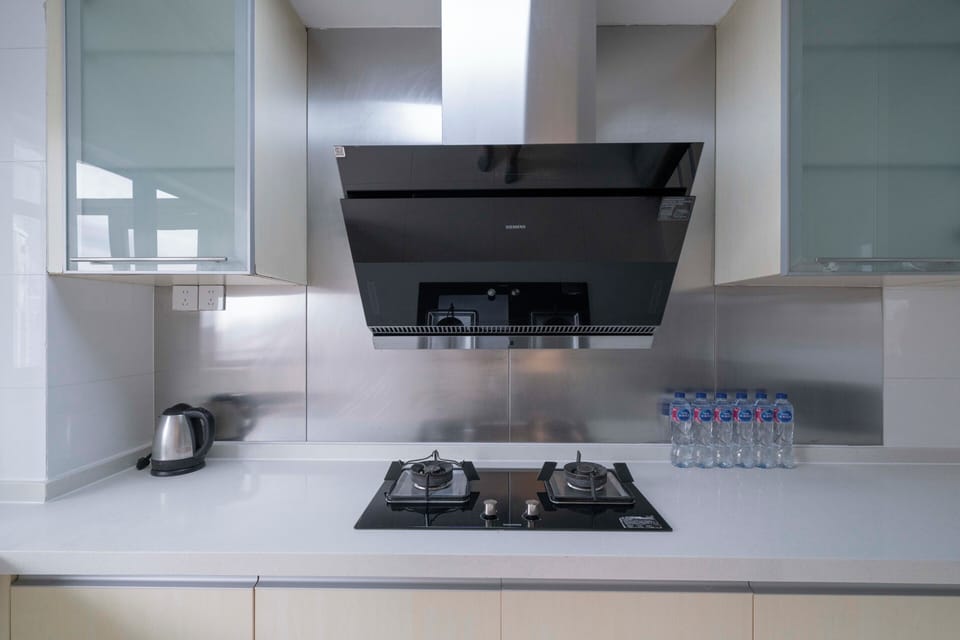 Apartment, 3 Bedrooms, Balcony, City View | Private kitchenette