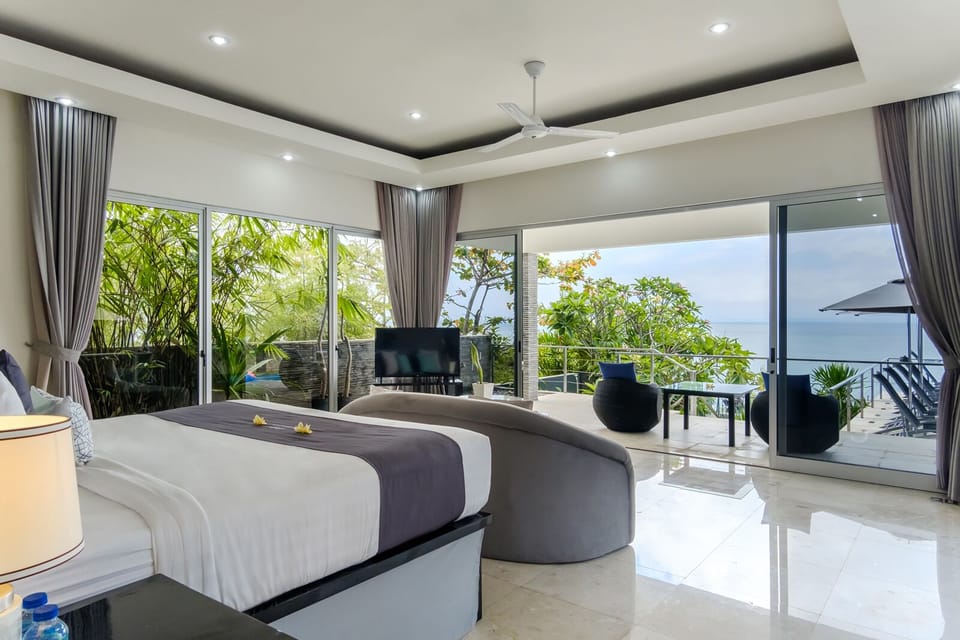 Exclusive Villa, Ocean View | Soundproofing, free WiFi, bed sheets