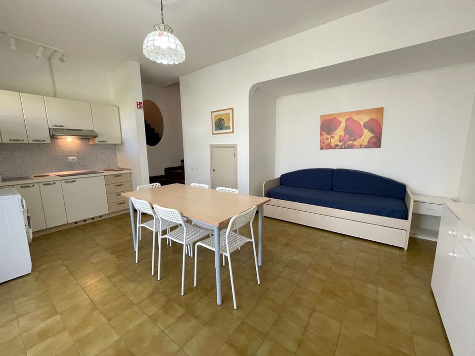 Villa, 2 Bedrooms, Balcony, Garden View | Dining