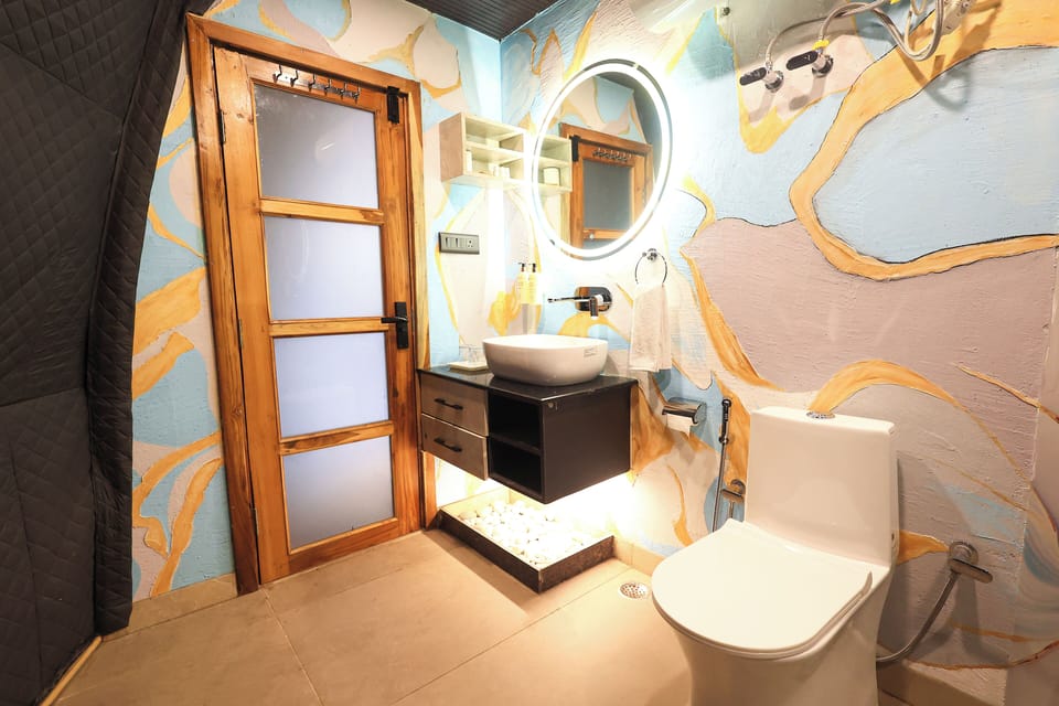 Luxury Glamp Room | Bathroom | Shower, free toiletries, soap, shampoo