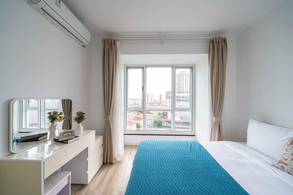 Superior Apartment, 4 Bedrooms, Kitchen, City View | Iron/ironing board, free WiFi