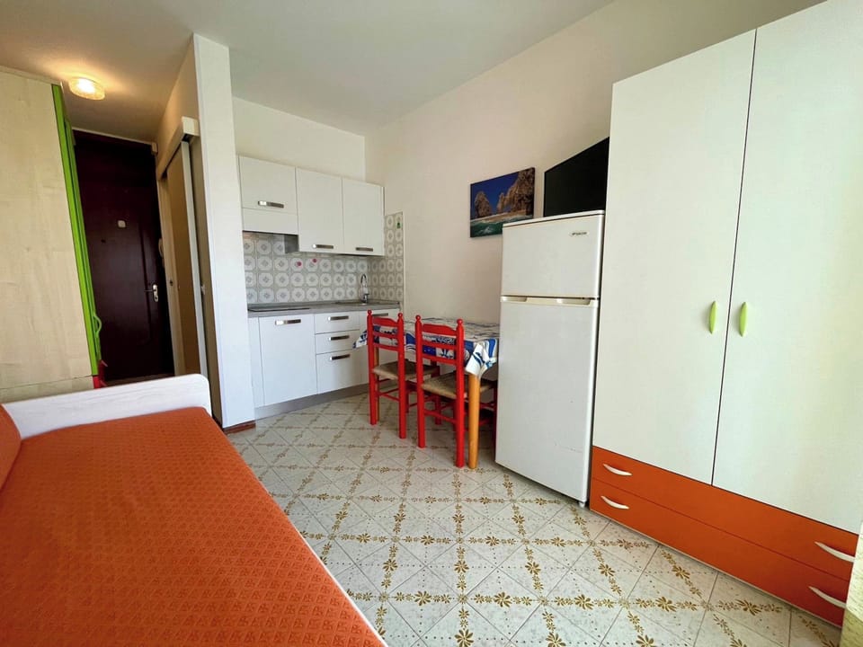 Studio, Balcony, Pool View | Interior