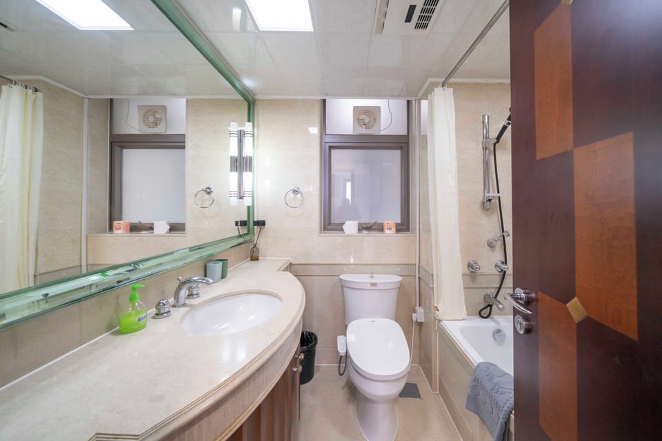 Superior Apartment, 2 Bedrooms, Kitchen, City View | Bathroom | Slippers