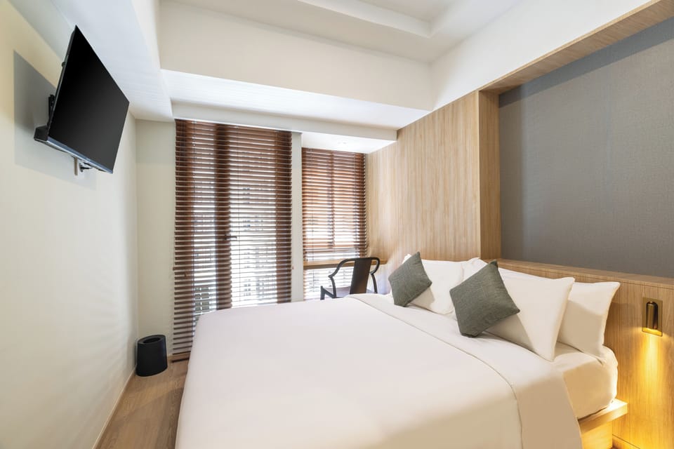Studio, 1 Queen Bed | Free WiFi