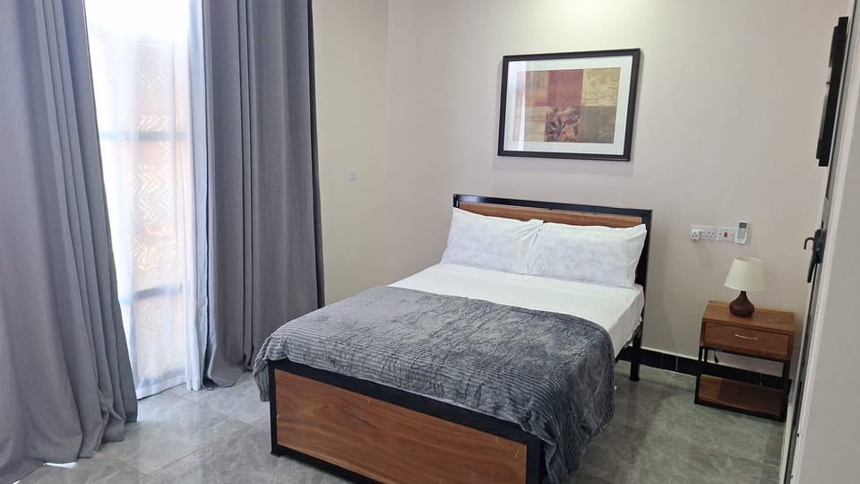 Soundproofing, WiFi (free)