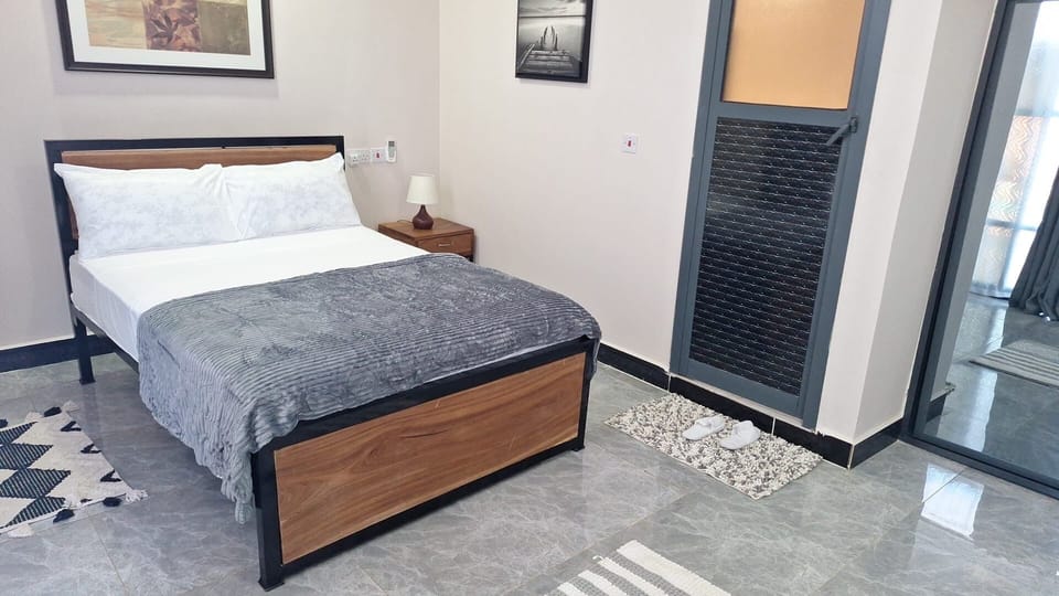 Soundproofing, WiFi (free)